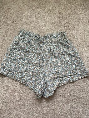 Abercrombie floral shorts